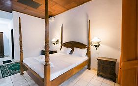 Urbanview Hotel Ananda Beach Sanur